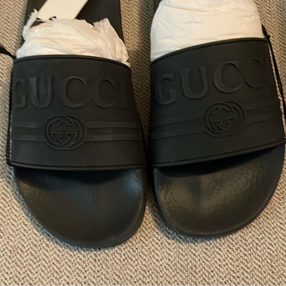 NWT Authentic Rubber St. Gucci print logo slides. - Picture 2 of 11